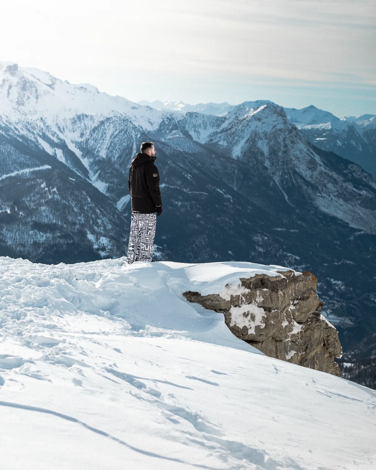Arnaud Froudière photographiant la montagne